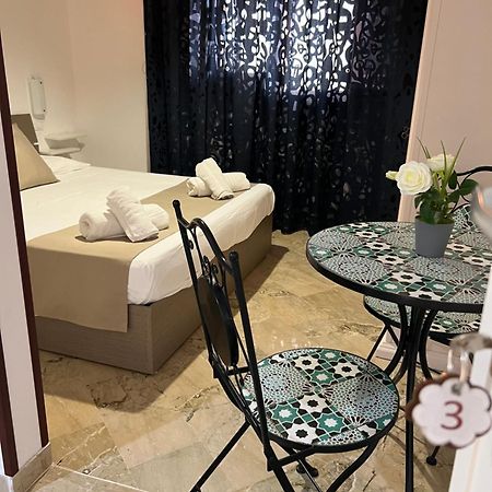 Villa Dolce Vita Rooms Castelluzzo Bagian luar foto
