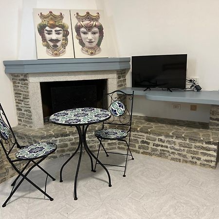 Villa Dolce Vita Rooms Castelluzzo Bagian luar foto