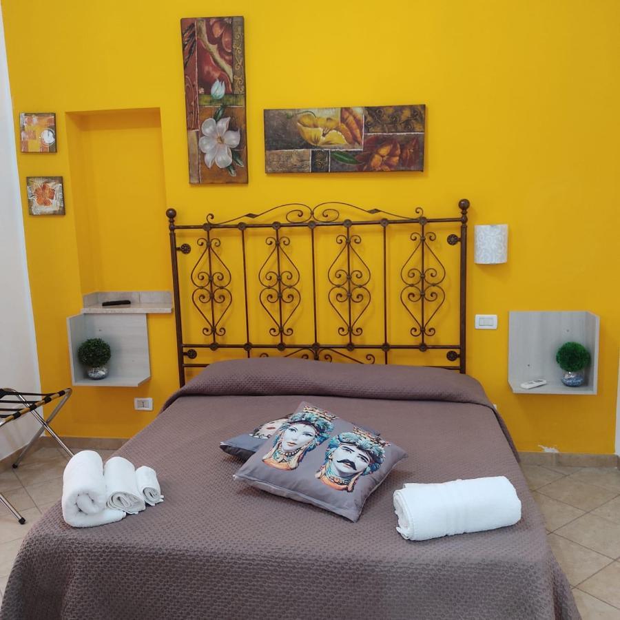 Villa Dolce Vita Rooms Castelluzzo Bagian luar foto