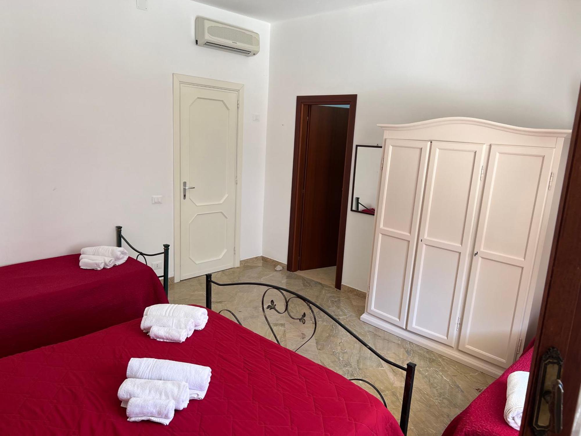 Villa Dolce Vita Rooms Castelluzzo Bagian luar foto