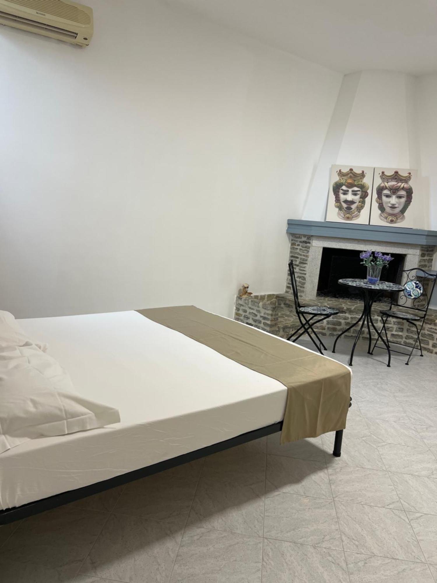 Villa Dolce Vita Rooms Castelluzzo Bagian luar foto
